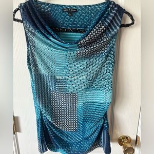 Women’s Cable and Gauge sleeveless blouse